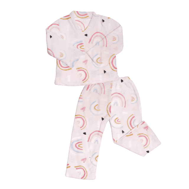 pijamita arcoiris chiqui mundo 2 piezas 3-4 años Conjunto infantil CHIQUI MUNDO en microfibra ultra suave; blusa de manga larga cruzada y pantalón largo con pretina elástica, fondo blanco con estampado de arcos iris rosas, amarillos y azules y pequeños triángulos negros, textura afelpada visible, plano frontal sobre fondo neutro; apto para siestas en casa.