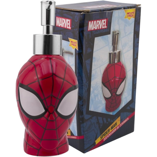 dispensador de cerámica ambient 21 para jabón líquido recargable spider man 335 ml — Cabeza de Spiderman en cerámica roja con telaraña negra y ojos blancos, bomba metálica plateada; 17 cm de alto y 8 cm de diámetro. Caja de empaque Marvel visible. Adecuado para jabón líquido, gel antibacterial o dosificar jabón para trastes.