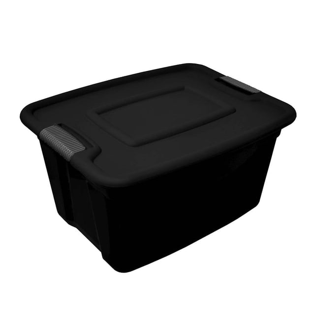 caja organizadora plastictrends tapa con broche negro 19 litros, vista 3/4 frontal de caja plástica negra con tapa encajada y dos broches laterales gris oscuro; cuerpo rectangular reforzado y 19 litros de capacidad, ideal para almacenar ropa o accesorios en bodega o clóset.