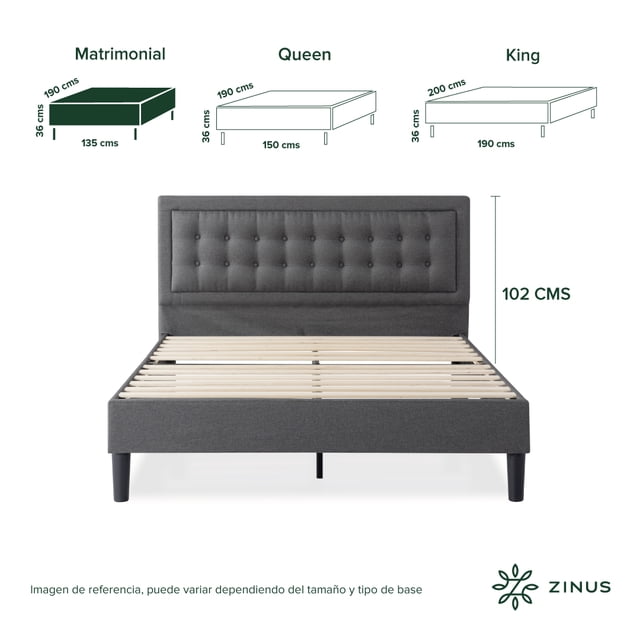 base de cama con cabecera matrimonial zinus dachelle tapizada con botones gris oscuro. Vista frontal, encuadre centrado; cabecera alta acolchada con botones en filas, base tapizada gris oscuro con listones de madera visibles y patas cilíndricas negras; ancho 135 cm, altura de cabecera 102 cm. Fondo blanco minimalista. Incluye piezas y herramientas para montaje simple; puede montarse en menos de 1 hora, recomendada para todas las edades; también apta para habitaciones de invitados o cuartos adolescentes.