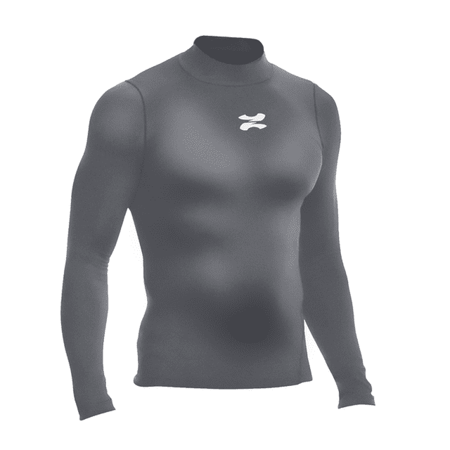 playera deportiva manga larga unisex zapari licra deportiva de compresion comoda y fresca gris m vista frontal 3/4 de camiseta compresiva gris con silueta ceñida y mangas largas; pequeño logo blanco en el pecho, tejido liso de licra con apariencia elástica y acabado mate; fondo blanco neutro, pensada para entrenamiento, gimnasio o ciclismo, con tecnología de secado rápido indicada en la ficha; también suele usarse como capa base en actividades al aire libre.