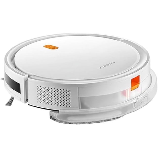 aspiradora inteligente xiaomi mi robot vacuum e5 blanco 3/4 frontal, robot circular blanco con botón naranja en la tapa, depósito lateral transparente con pestaña naranja, cepillos laterales dobles visibles y boquilla resistente al pelo; compacto y de perfil bajo, ideal para hogares con mascotas y recogida frecuente de pelo.