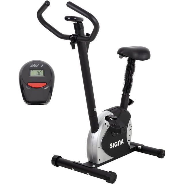 bicicleta estática eléctrica fija spinning ajustable ejercicio indoor cycling aparato ejercicio cardio signa con asiento regulable en altura, manubrio en U, carcasa plateada y negra con logo, pedales con correas y monitor digital independiente que muestra tiempo, distancia, velocidad y calorías; vista 3/4 frontal sobre fondo blanco, adecuada para entrenamientos de cardio en casa y a menudo usada para sesiones de intervalos cortos.