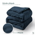 thumbnail image 2 of Cobertor Afelpado Dreamlab, Colcha Suave Polar con Microfibras, Cálida y Transpirable para Invierno, Hipoalergénico, Tamaño King Size, Azul Noche, 2 of 10