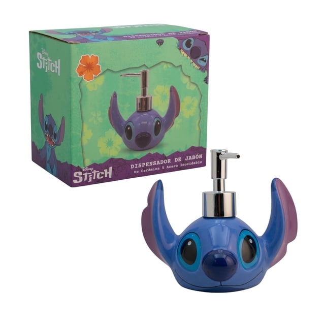 dispensador de cerámica para jabón líquido recargable, colección disney clásicos, cabeza stitch 3d, capacidad 200 ml con caja regalo Dispensador en forma de cabeza 3D de Stitch en azul con cerámica brillante, bomba de acero inoxidable plateada en la parte superior, ojos y nariz pintados, capacidad 200 ml y alto aproximado 13 cm; compacto para baño o cocina y también suele usarse para dosificar lociones o sanitizante, incluye caja de regalo ilustrada.