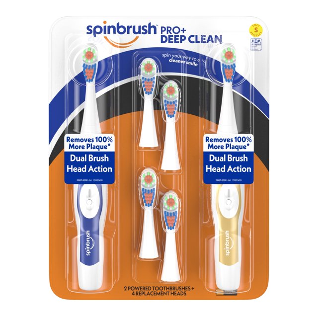 spinbrush pro+ deep clean value pack, cepillo de dientes con batería para adultos, 2 cepillos y 4 cabezales de repuesto — Empaque frontal con dos mangos eléctricos ARM & HAMMER Spinbrush Pro+ (uno con acentos azules y otro dorado) en vista frontal, cada mango con botón de encendido y baterías incluidas; cuatro cabezales de repuesto con cerdas Color-Wear multicolores y dos cabezales montados. Texto "PRO+ DEEP CLEAN" y sello ADA visibles sobre fondo blanco y naranja con acentos azules; indicado para higiene bucal diaria y reemplazo regular de cabezales cuando las cerdas se desvanezcan.