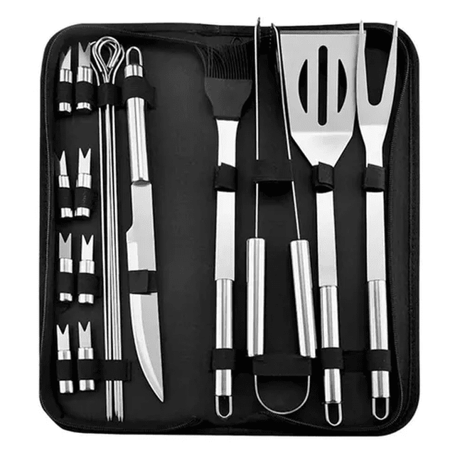 set estuche kit accesorios y utensilios para bbq carne asada deco hogar estuche negro con espátula ranurada, pinza, tenedor grande, cuchillo para barbacoa, cepillo de silicona con mango de acero inoxidable, 5 brocheteros largos y 8 tenedores para asar sujetos por correas elásticas; también suele usarse para servir y voltear alimentos en reuniones al aire libre.