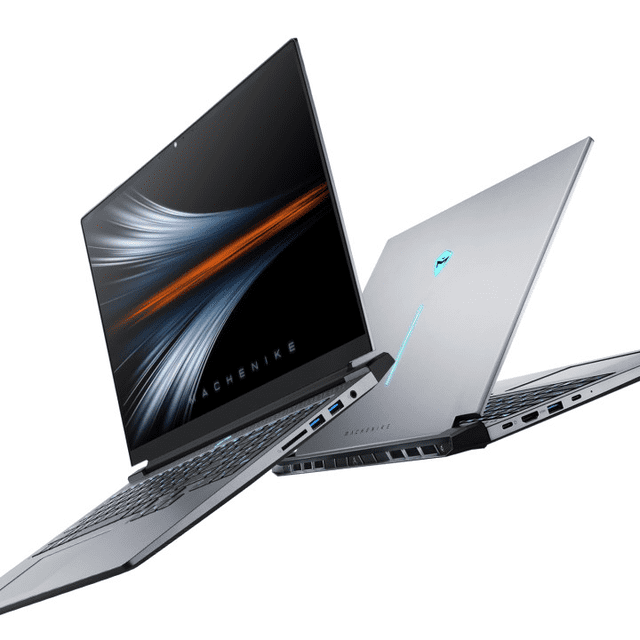 laptop machenike l16a intel core i7 13620h 16'' qhd 16gb ram 512gb ssd gris vista 3/4 frontal y trasera: portátil gris con pantalla IPS QHD+ 16" (2560x1600) 120 Hz, teclado QWERTY con retroiluminación blanca y leyendas en español, chasis metálico con logotipo iluminado, rejillas de ventilación y puertos USB/HDMI visibles; adecuada también como estación móvil para edición de video.
