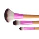 thumbnail image 3 of Kit de 3 brochas Rosas con cosmetiquera, 3 of 4