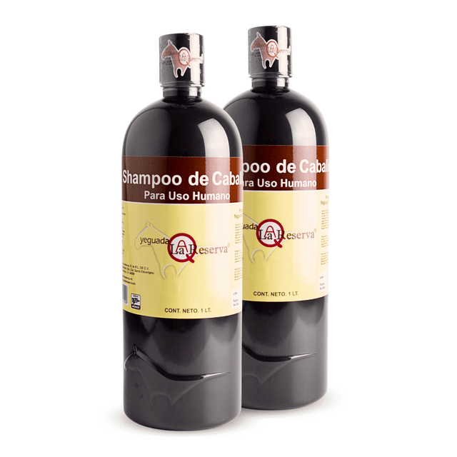 shampoo de caballo negro para uso humano yeguada la reserva 2 litros yeguada la reserva ideal para todo tipo de cabello/estimula el crecimiento, fortalecimiento y brillo/ 2 l Vista 3/4 de dos botellas negras que suman 2 litros, etiquetas amarillas con logo rojo y texto en blanco y negro, tapas negras selladas y envases cilíndricos de 1 L cada una sobre fondo blanco.