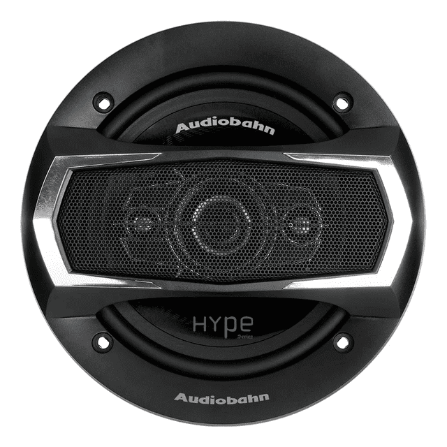 juego de bocinas audiobahn 6.5" series hype 4 vias 800w para auto as465 vista frontal centrada de bocina 6.5" con rejilla hexagonal, marco con acentos plateados y logo Audiobahn en el borde; texto Hype visible en el cono, especificadas 120W RMS y 4 ohms, frecuencias 65–20 kHz, también suelen usarse para mejorar sistemas de audio en viajes.