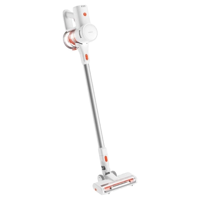 xiaomi aspiradora vacuum g20 lite con 18000pa de succion — Aspiradora inalámbrica blanca, vista 3/4 frontal con tubo largo plateado, depósito translúcido con detalles naranja, empuñadura superior y botón naranja, cabezal rodante ancho sobre fondo blanco; también adecuada para limpiar escaleras y el interior de autos.