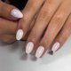 thumbnail image 3 of Uñas postizas blancas cortas, ovaladas y redondas, con pegamento. Uñas postizas cortas en blanco lechoso Sxvme. Uñas postizas acrílicas de gel hechas a mano. Uñas almendradas naturales y gruesas ideal, 3 of 7