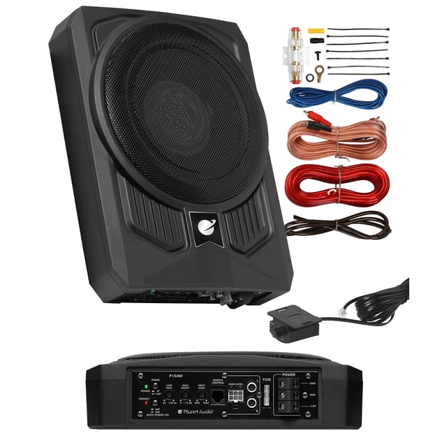 subwoofer amplificado para automóvil planet audio p10awk: 1000 vatios, perfil bajo, subwoofer de 10 pulgadas, kit de instalación de amplificador de calibre 8 incluido. Subwoofer activo negro Planet Audio P10AWK vista 3/4 con rejilla circular y carcasa compacta; panel inferior con entradas RCA y entradas de alto nivel, controles de refuerzo de graves y terminales de alimentación. Se muestra kit de instalación con cables de alimentación calibre 8, fusible en línea, cables RCA y accesorios; adecuado para instalación debajo del asiento en vehículos.