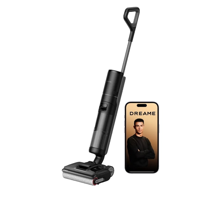 aspiradora en seco y húmedo dreame h12 pro flexreach stick negra, vista frontal vertical con depósito transparente en el cuerpo, cabezal rodante con almohadilla de fregado y raspador anti-enredos visible, tubo articulado y mango en D que permiten 180° de alcance horizontal; succión 18,000 Pa y hasta 50 minutos de autonomía; también adecuada para limpieza rápida en escaleras y áreas pequeñas.