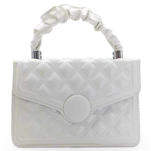 bolso bandolera shendy vendy de un hombro con broche Blanco, vista frontal centrada de bolso pequeño en PU acolchado con patrón a cuadros, solapa con broche circular, asa superior fruncida con detalle de cadena metálica, costuras visibles y espacio interior para smartphone, llaves y billetera; a menudo usado también como bolso de mano para salidas casuales.