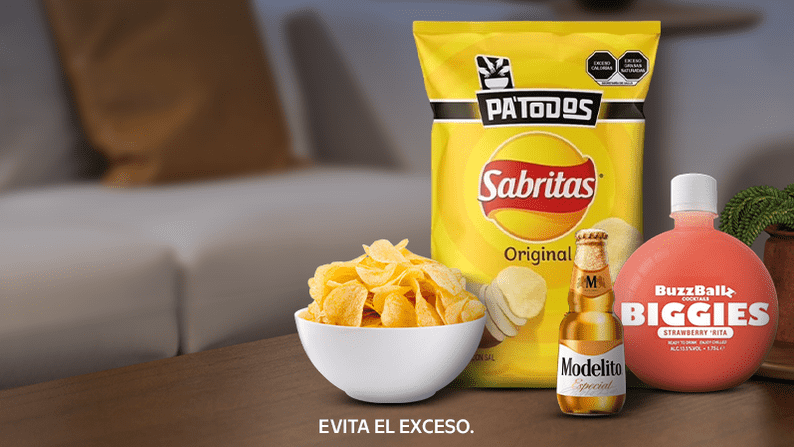 Cervezas frías y botanas para compartir