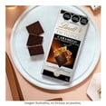 thumbnail image 3 of Chocolate amargo Lindt Excellence con trozos de caramelo y sal de mar 100 g, 3 of 4