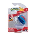 thumbnail image 3 of Figura Pokémon Clip N Go PokeBall y Figura Vulpix de Alola de 2 Pulgadas, 3 of 4