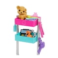 thumbnail image 4 of Set de Juego Barbie It Takes Two Malibú Estilista, 4 of 4