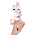 thumbnail image 2 of Muñequita WOWWEE Fingerlings Unicornio Blanco, 2 of 4