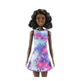 thumbnail image 2 of Muñeca Barbie MATTEL Fashion & Beauty Estilos Básicos Varios Modelos 1 pza, 2 of 4