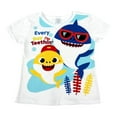 thumbnail image 1 of Playera Nickelodeon Baby Shark Pinkfong Niño 3 Tiburones Every Day I´m Teethin Blanca, 1 of 3