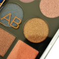 thumbnail image 2 of Estuche de maquillaje Cosmetic Lab Total Beauty para ojos 25 pzas, 2 of 4